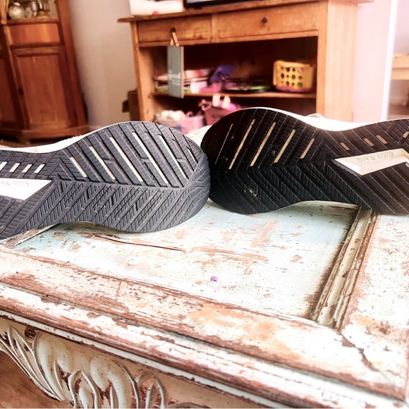 Brooks Bedlam Shoes - Picture 2 of 3